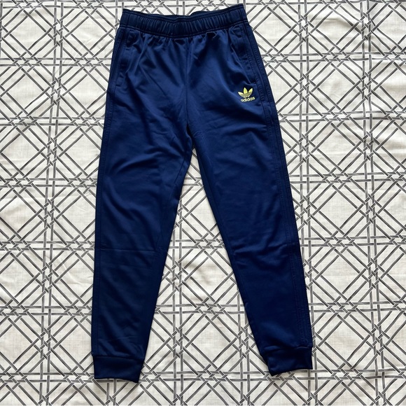 NWOT ADIDAS Youth SST Track Pants, Jogger Navy with Green Logo Size YL - Picture 2 of 11